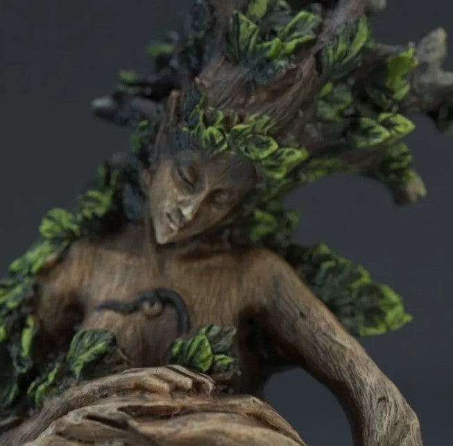 Forest Goddess Resin Garden Statue — Tree Spirit & Bird Sculpture for Patio & Home